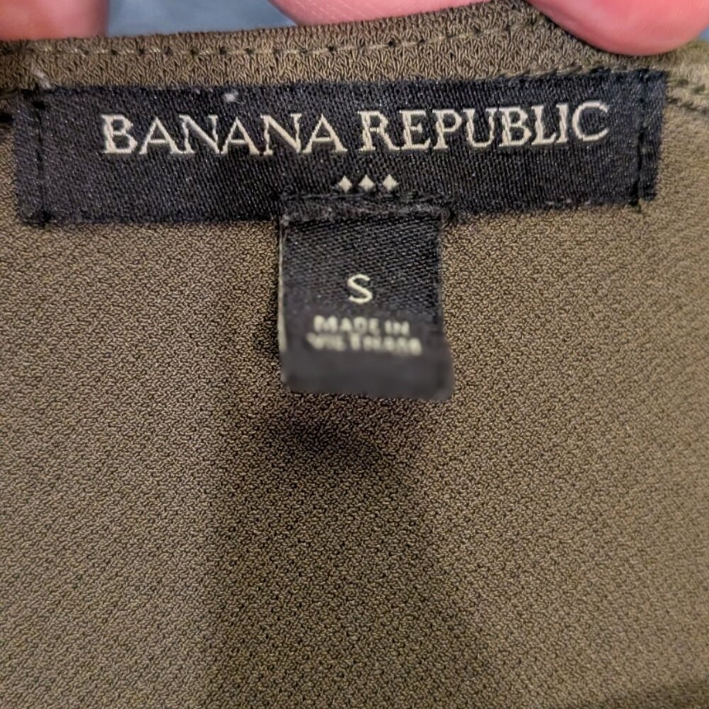 Banana Republic Olive Green Side Tie Blouse, Size S, Excellent Used Condition! - Picture 7 of 7